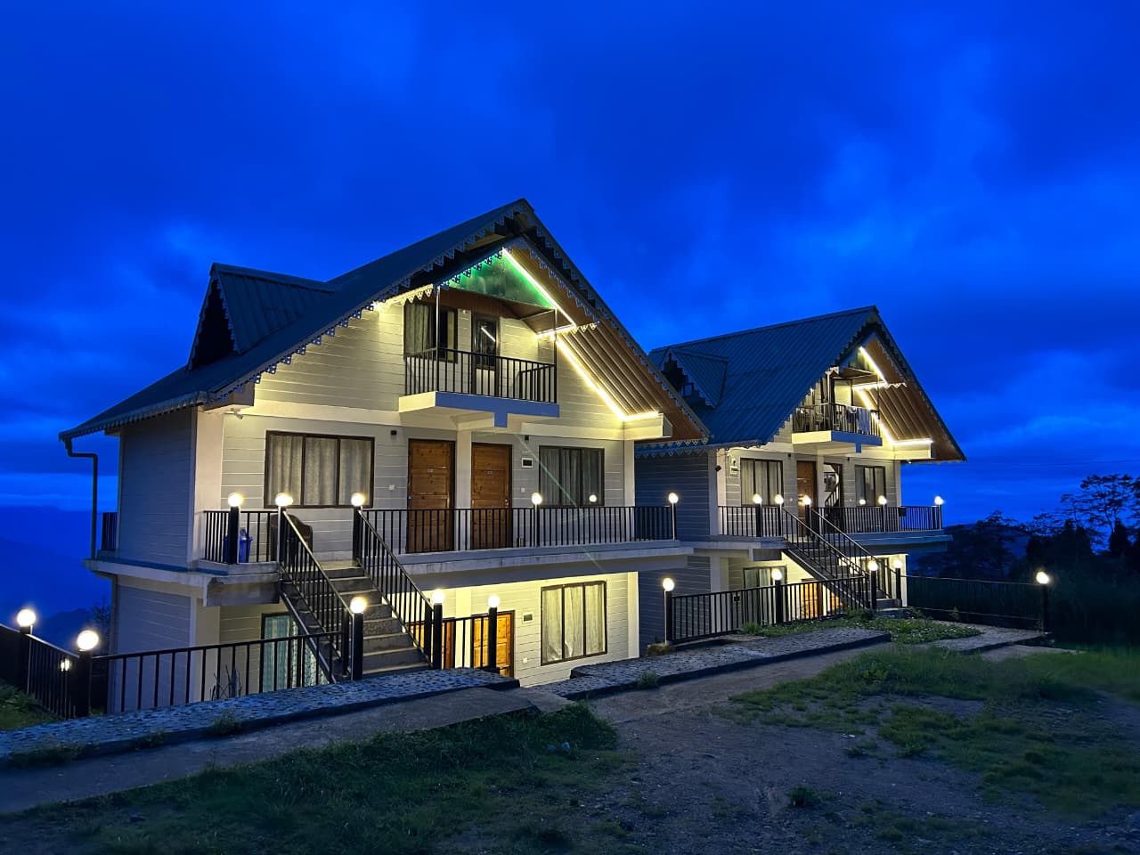 Cloud Villa by Rayana Sittong